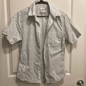Mens size small short sleeve button up white-blue pattern shirt.